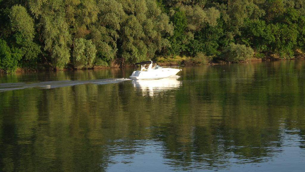 Tiszavirág Nyaralóház Szeged Esterno foto